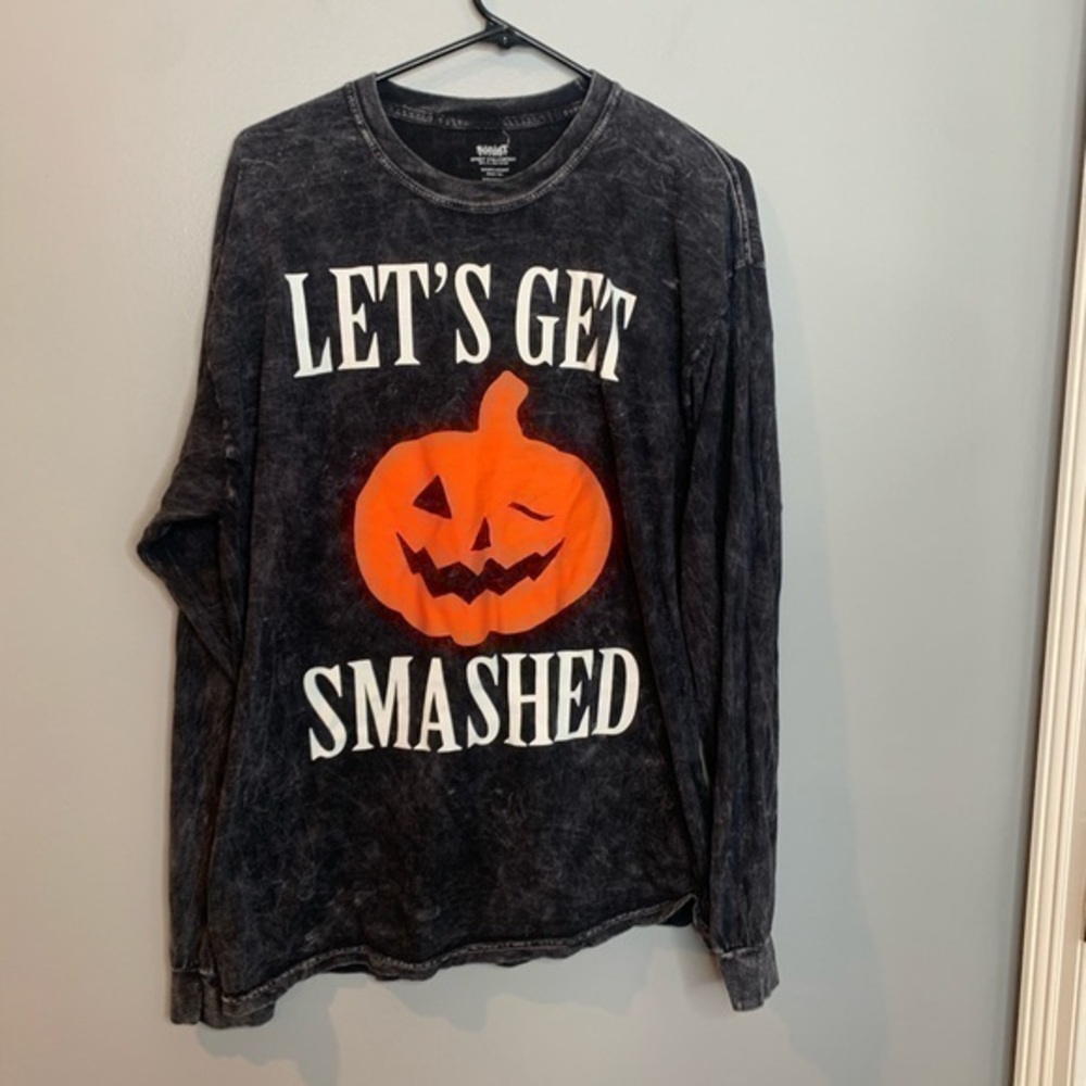 spirit Halloween | halloween graphic tee